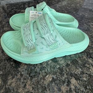 Hoka One One Ora Luxe Recovery Slide Sandals Mist Green Men’s 3 Ladies 5 NWT